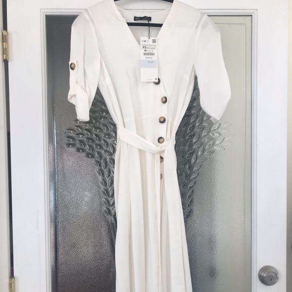 Zara Dresses & Skirts - NWT ZARA White Dress XS NWT